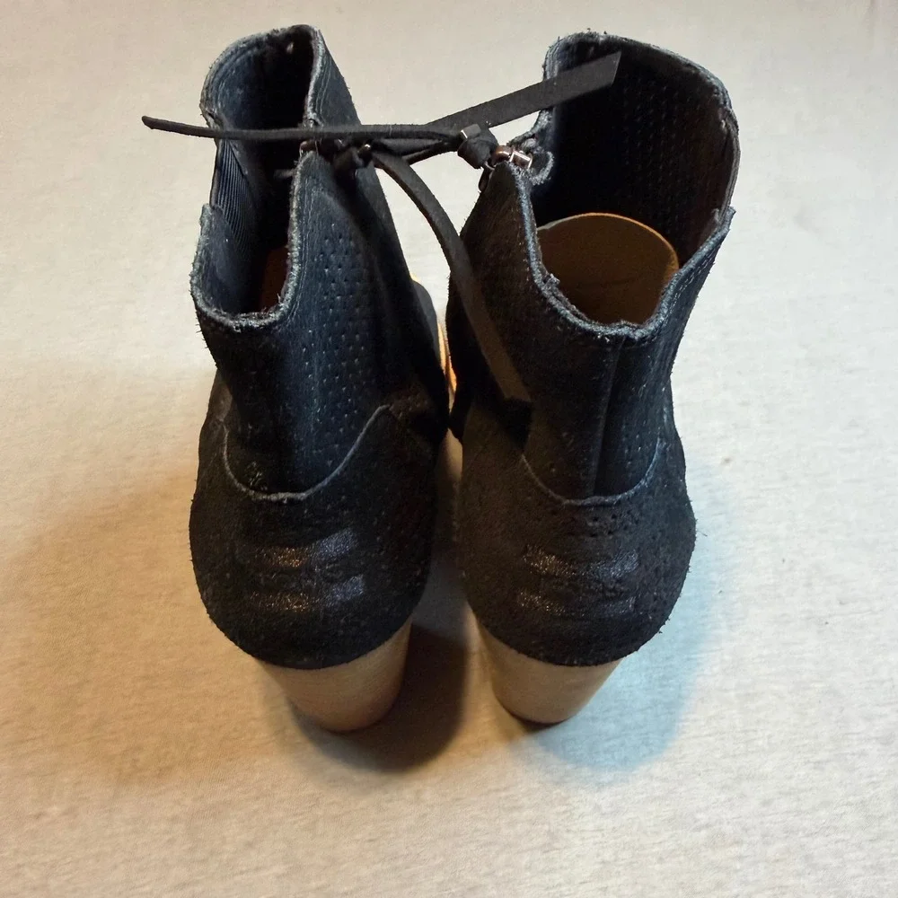 TOMS Majorca Black Suede Perforated Peep Toe Ankle Booties Block Heel Size 9